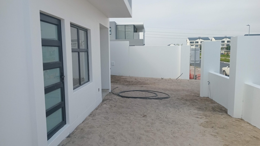 5 Bedroom Property for Sale in Sandown Western Cape